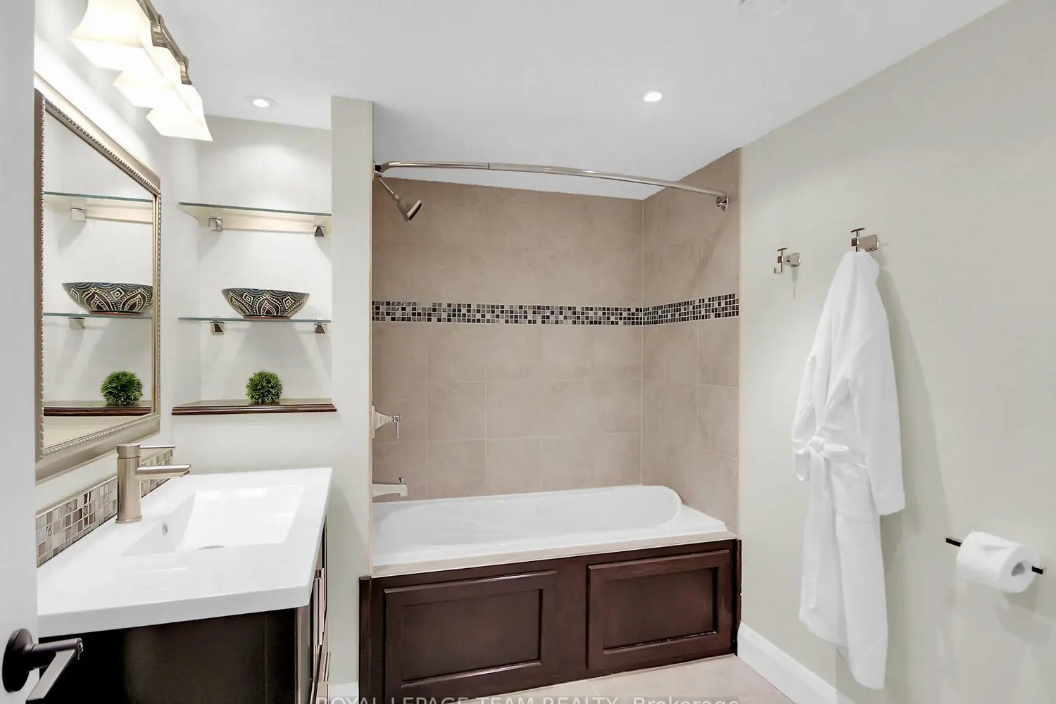 Additional image 17 of 6196 Elkwood Drive