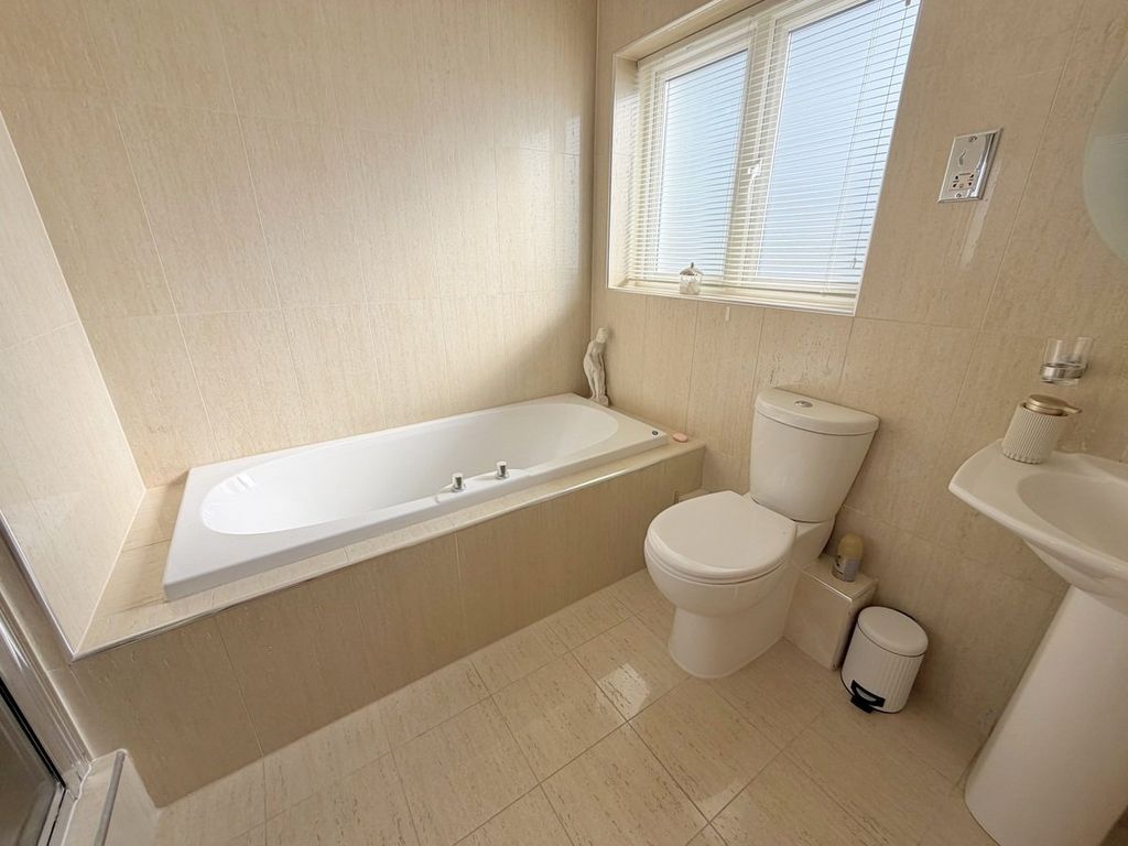 Additional image 16 of 3 bed flat for saleNairn Road, Canford Cliffs, Poole BH13
