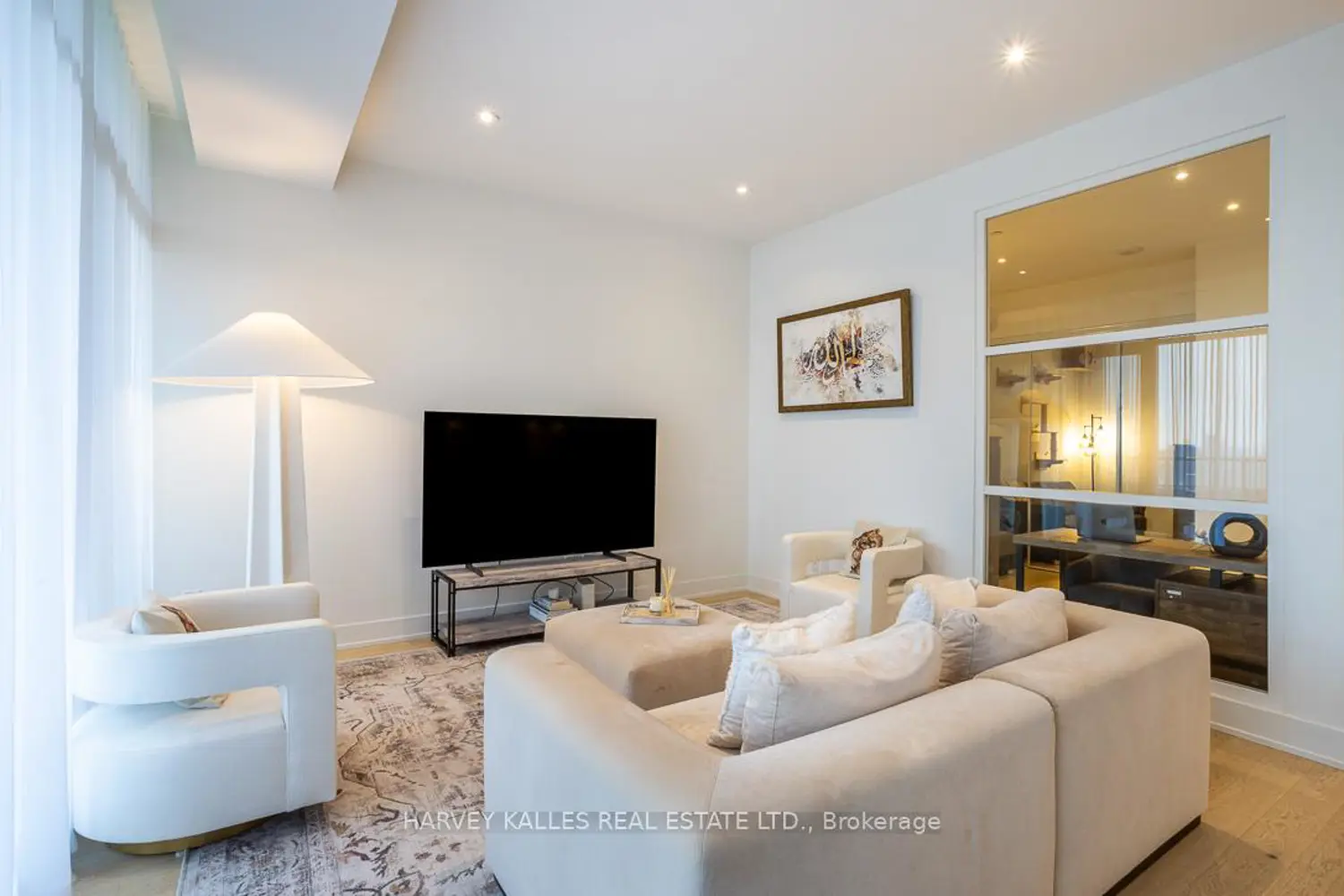 Additional image 4 of 111 St Clair Avenue 1013