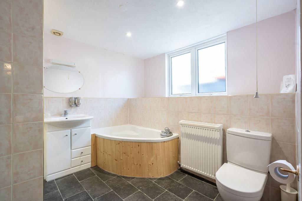 Additional image 19 of Craiglea Hillside Road, Braemar, AB35 5YU