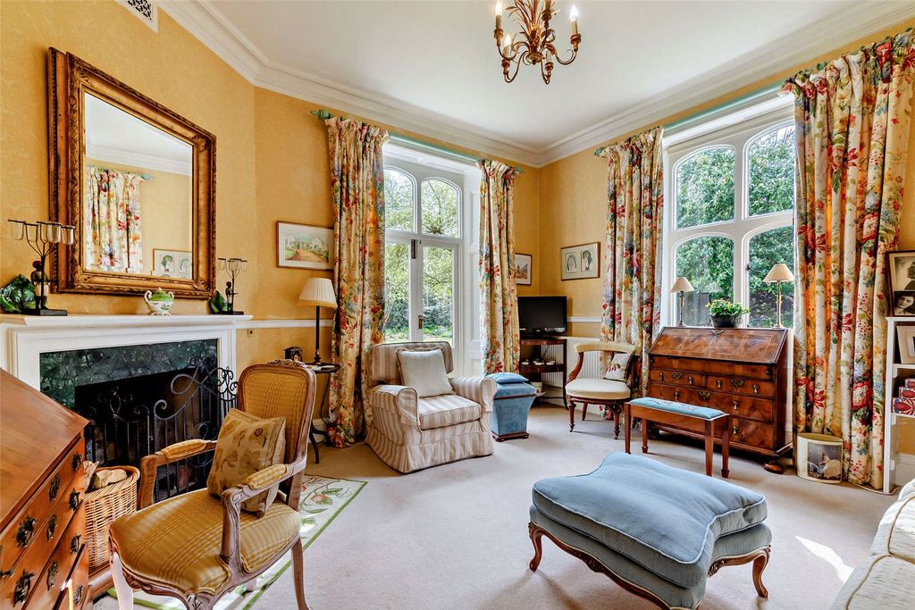 Additional image 12 of 6 bed detached house for saleDonnington, Newbury, Berkshire RG14