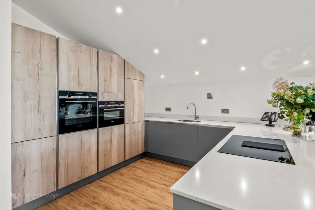 Additional image 4 of 3 bed flat for saleIsland Street, Salcombe TQ8