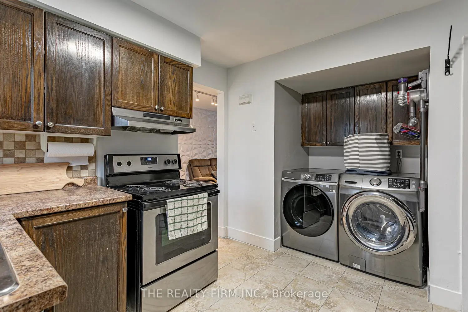 Additional image 9 of 271 Thames Street 12