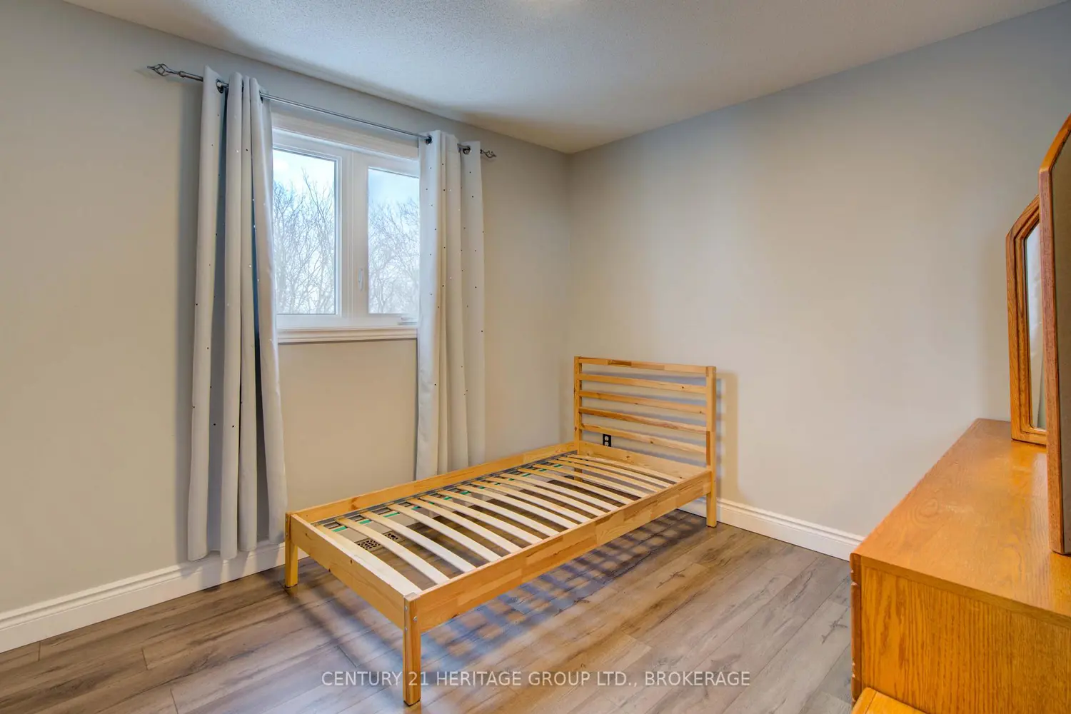 Additional image 19 of 456 Weston Crescent