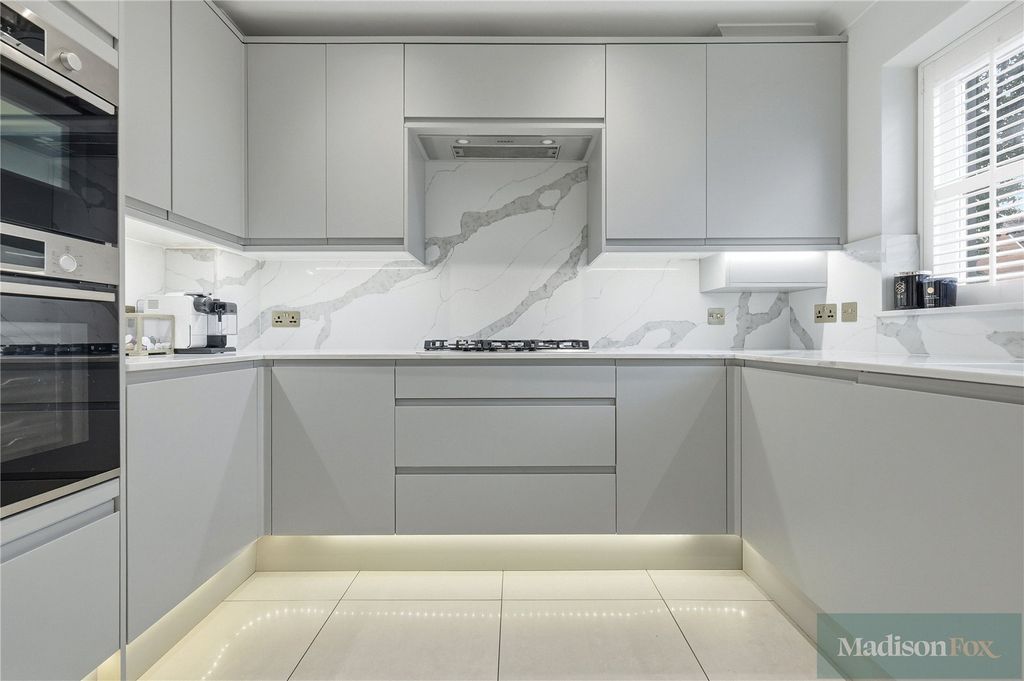 Additional image 11 of 4 bed terraced house for saleRegents Place, Loughton, Essex IG10