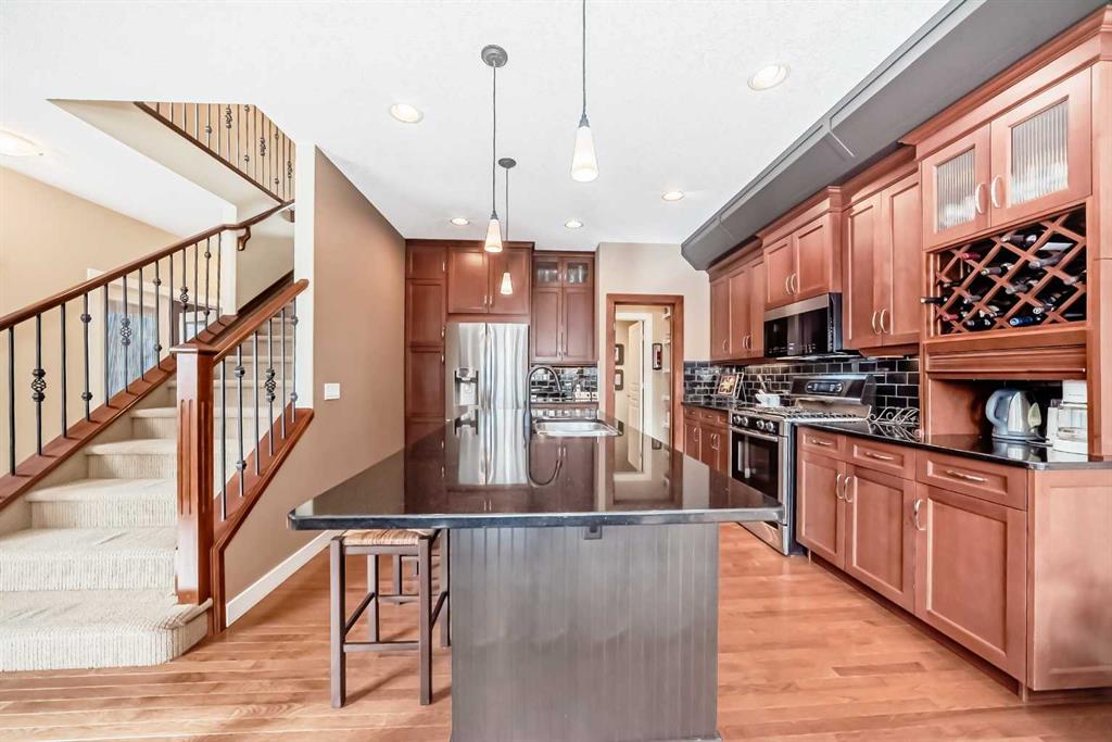 Additional image 4 of 70 Tuscany Glen Way NW, Calgary, AB, T3L 2V9