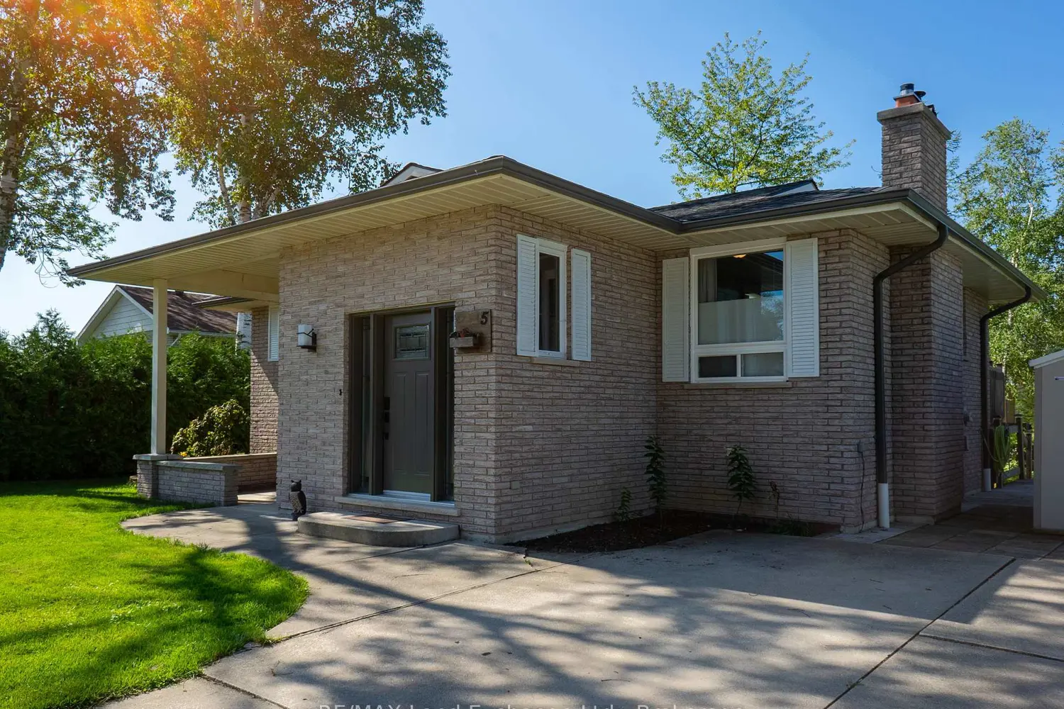 Additional image 2 of 5 Macgregor Beach Road