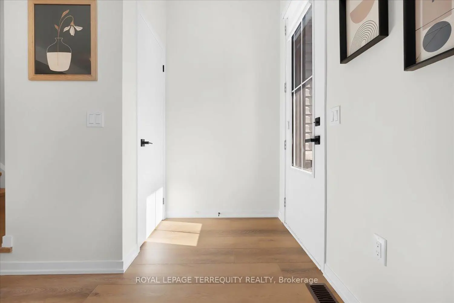 Additional image 2 of 38 Kingbird Common