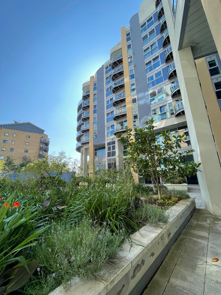 1 Bed Flat, Bridges Court Road, SW11, N1 7GU