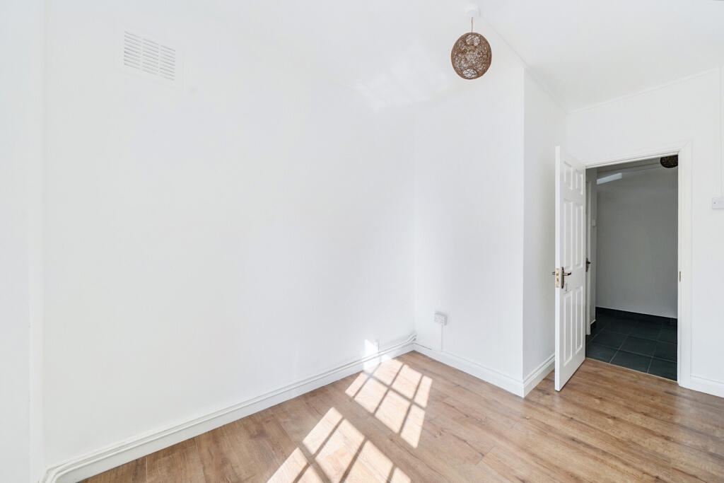 Additional image 8 of Room in a Shared Flat, Greystoke House, SE15, N1 7GU