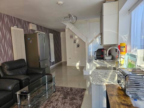 Additional image 2 of 3 Bed Semi-Detached House, Christchurch Close, B15, N1 7GU