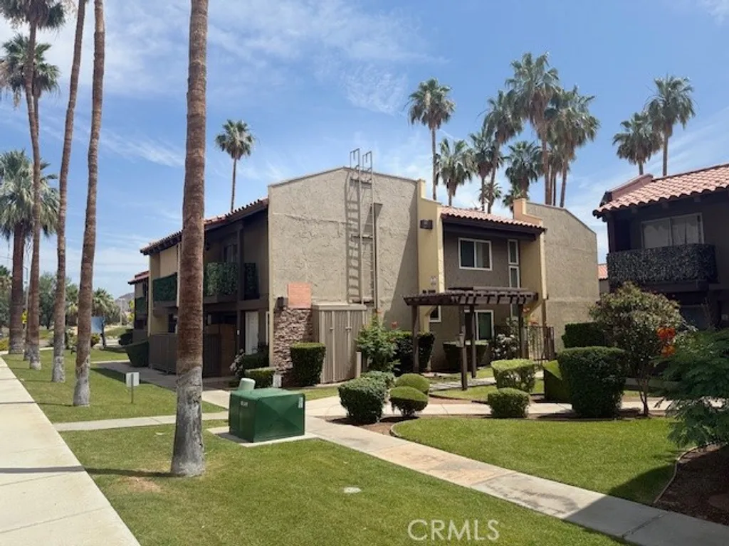 51020 Eisenhower Dr Unit A, La Quinta, CA 92253