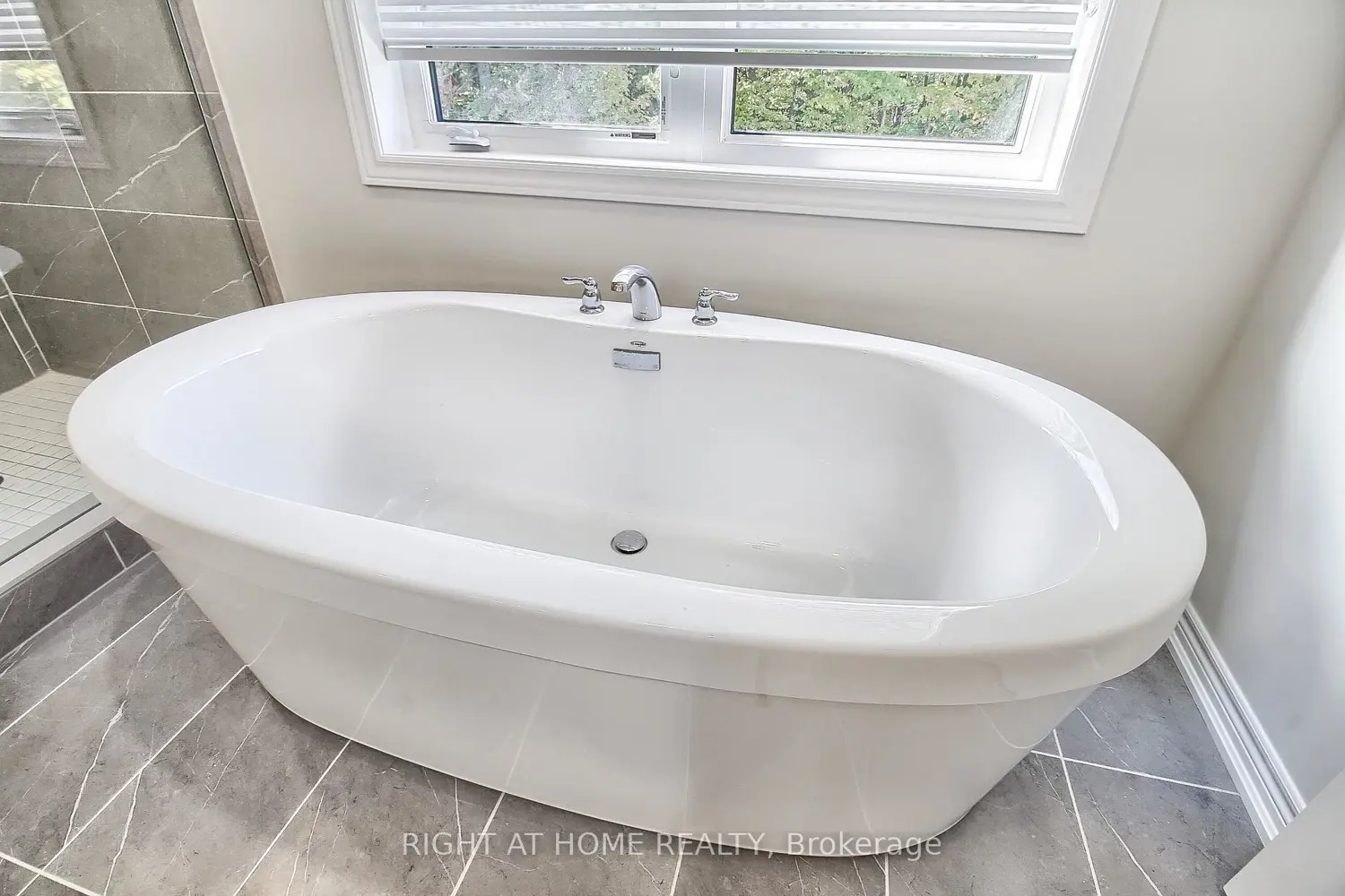 Additional image 11 of 31 Dorothy Caine Crescent