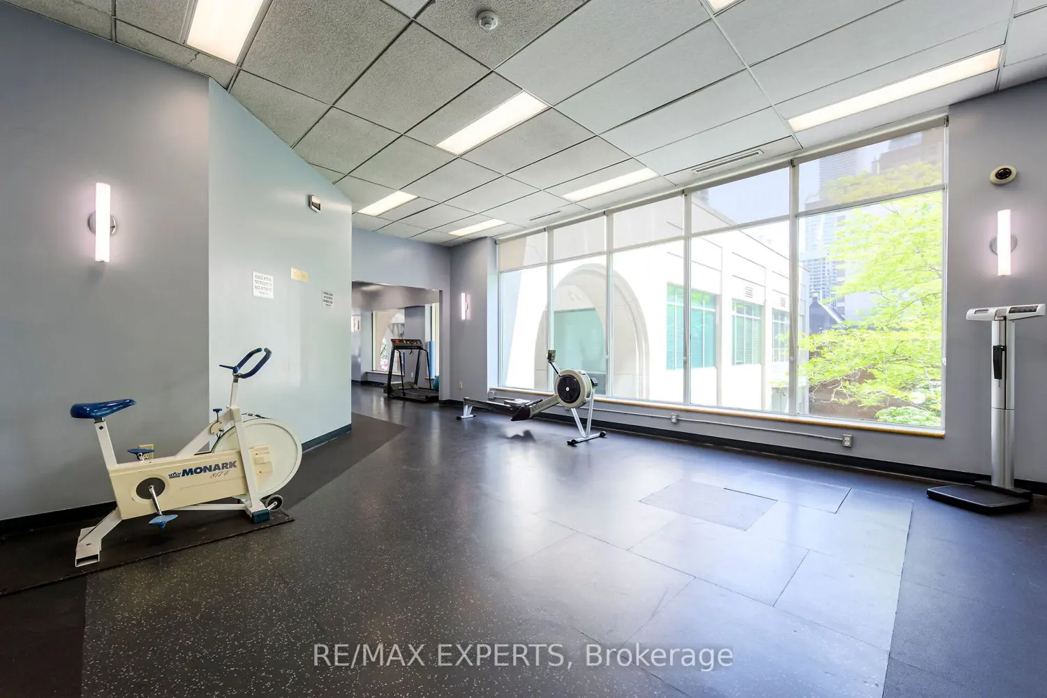 Additional image 16 of 942 Yonge Street 1006