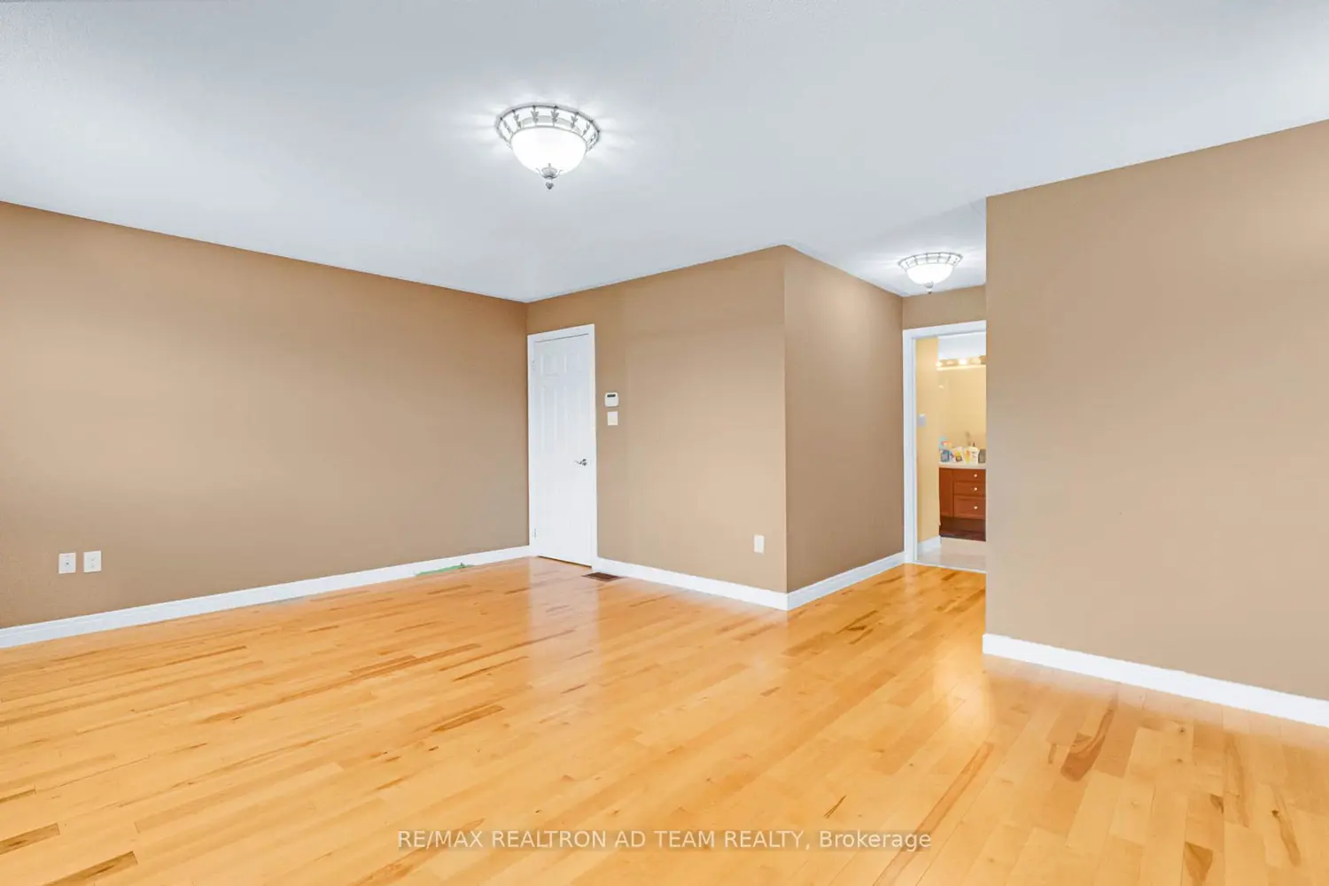 Additional image 11 of 498 Tremblant Court