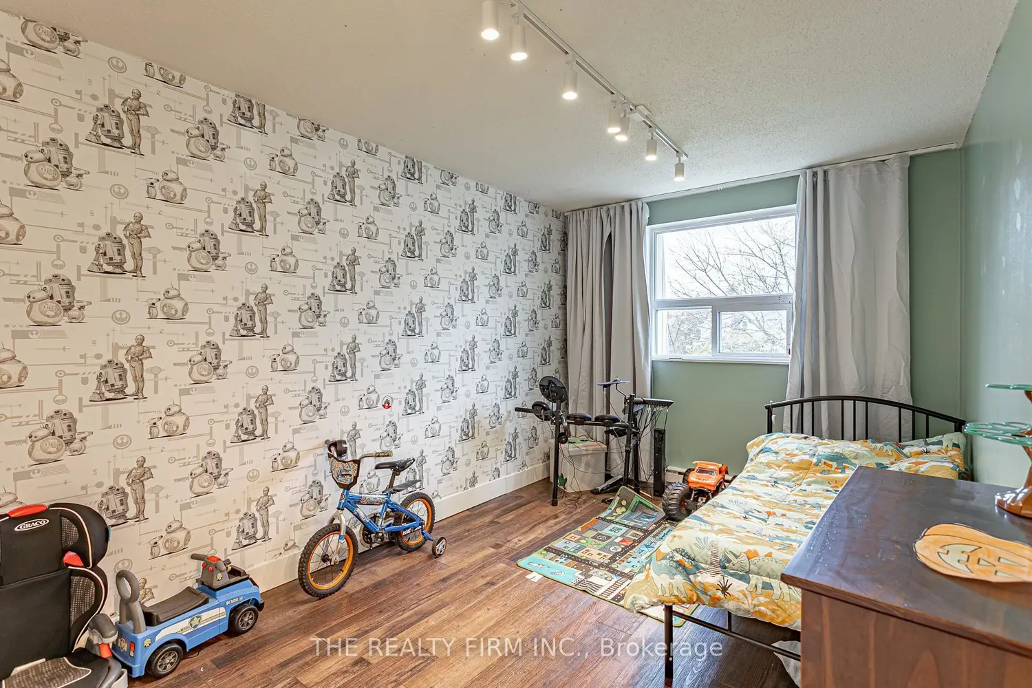 Additional image 12 of 271 Thames Street 12