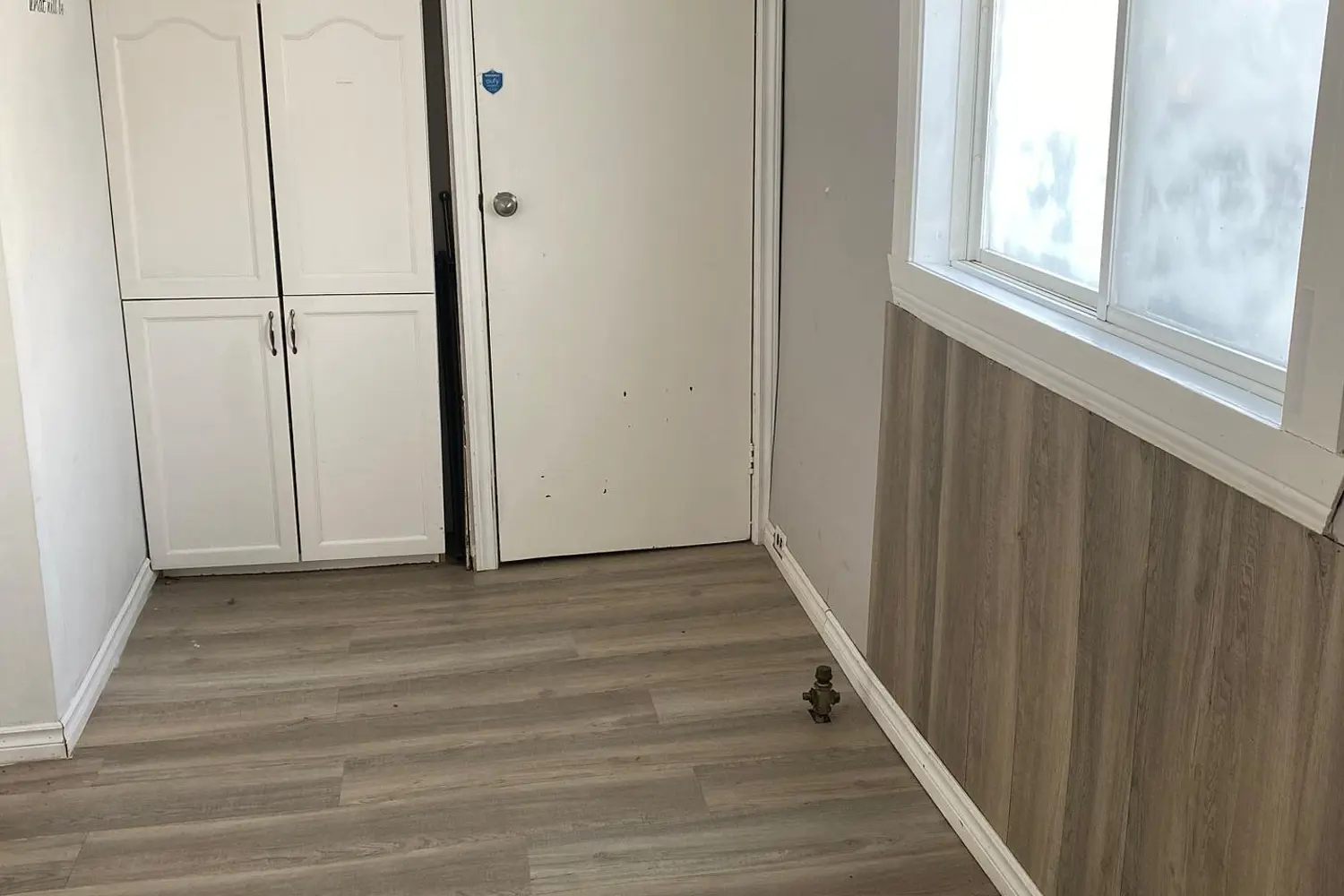 Additional image 4 of 633 Augustus Street