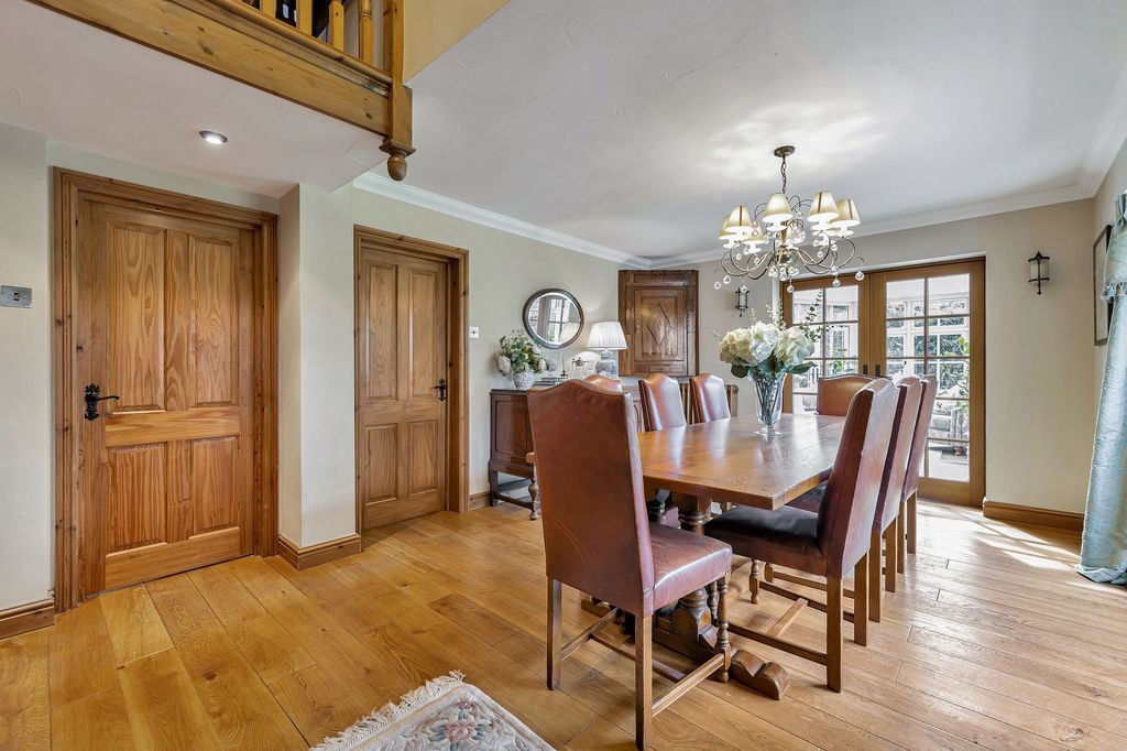 Additional image 3 of 5 bed detached house for saleSaleway, Worcestershire WR9