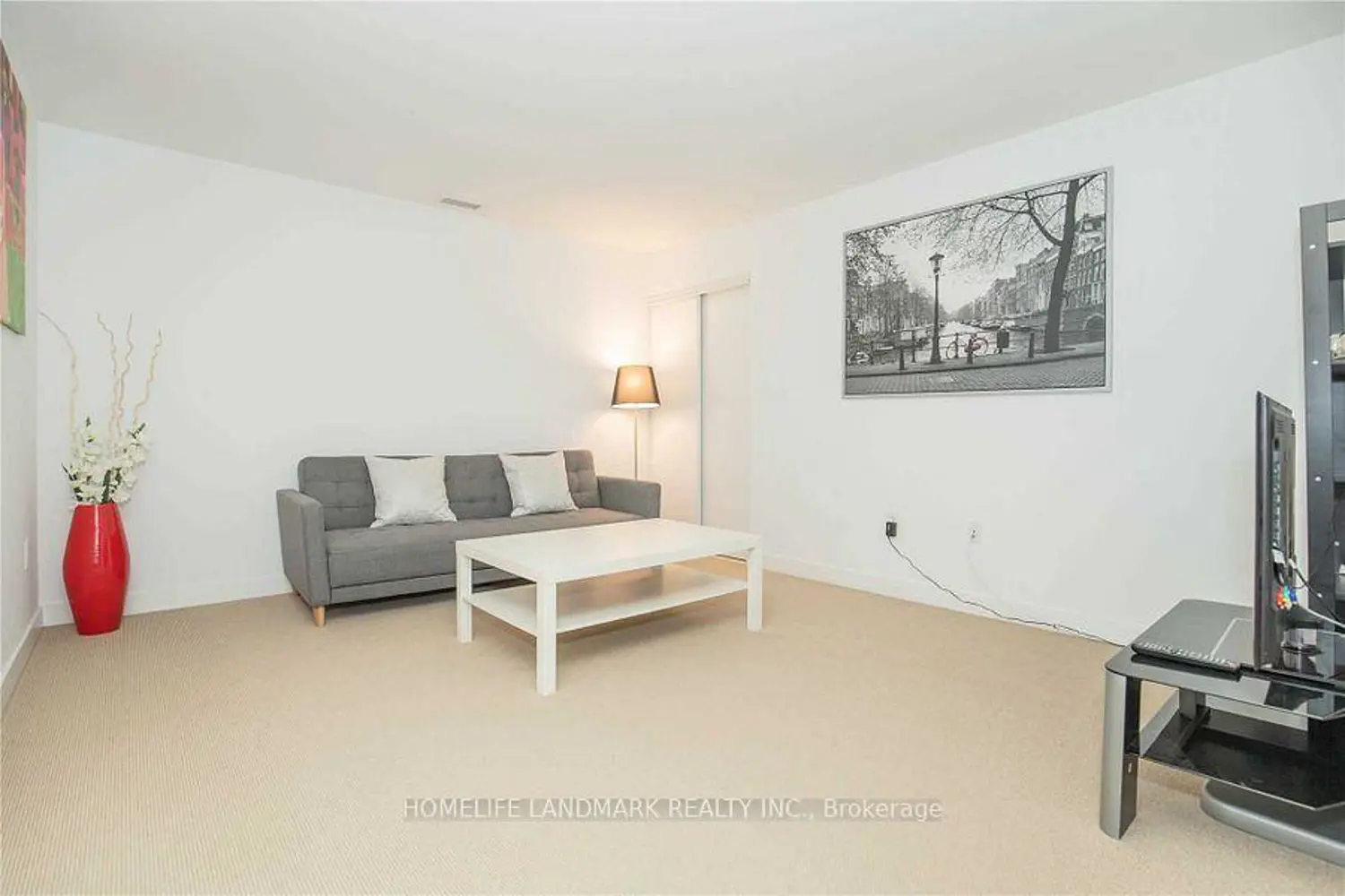 Additional image 18 of 26 Capreol Court G17
