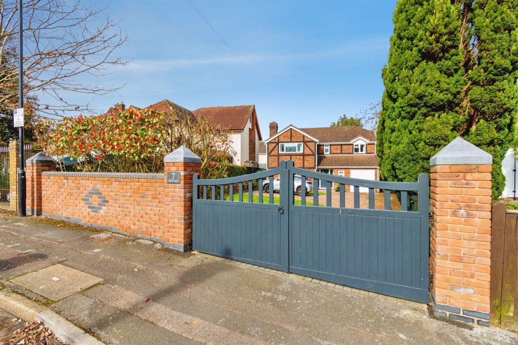 4 bed detached house for saleBassett Crescent East, Southampton SO16