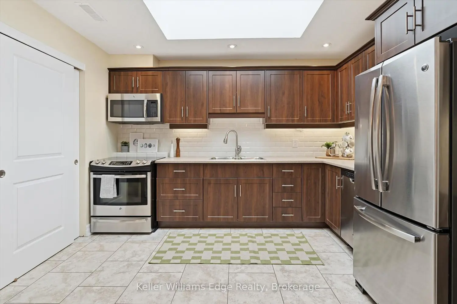 Additional image 10 of 9 Gates Lane