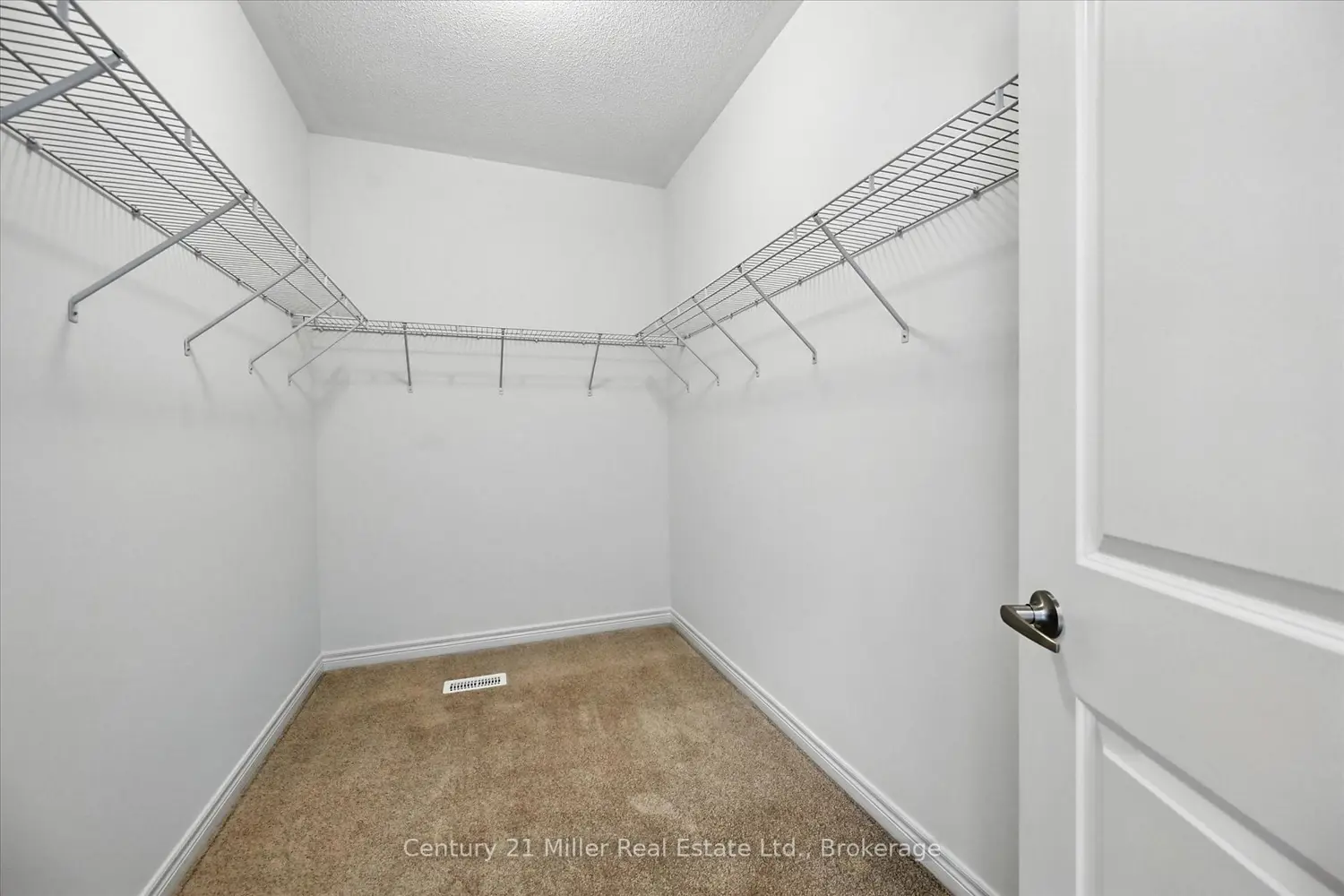 Additional image 18 of 3250 Millicent Avenue