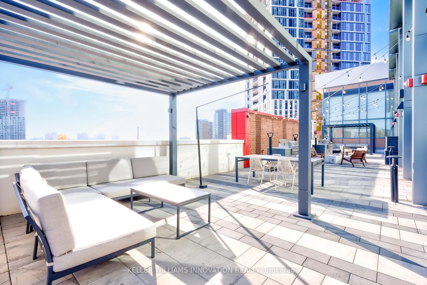 Additional image 17 of 15 Wellington Street 303