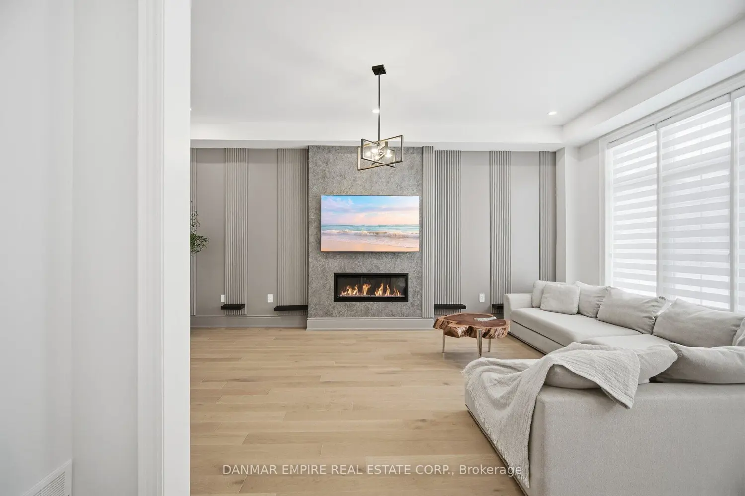 14 Woodgate Pines Drive photo 4