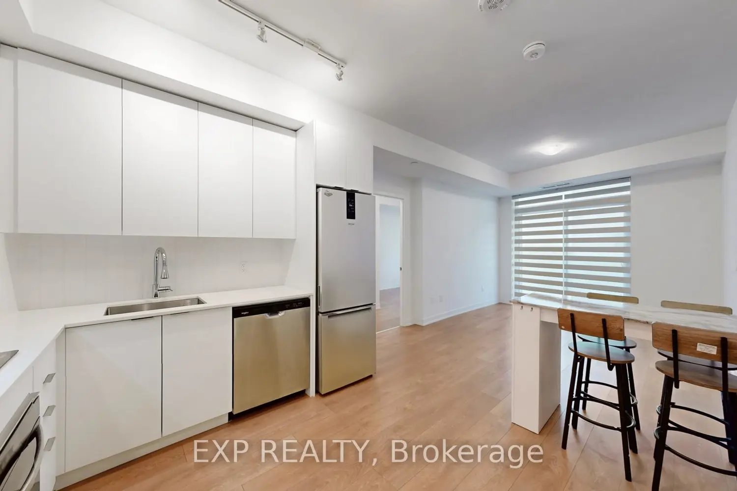 Additional image 10 of 10 Abeja Street 2414