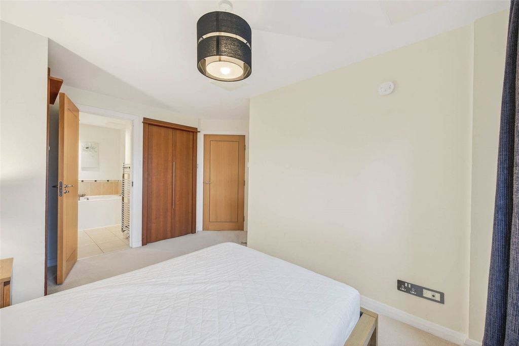 Additional image 16 of 2 bed flat for sale10 Queens Highlands, Aberdeen AB15