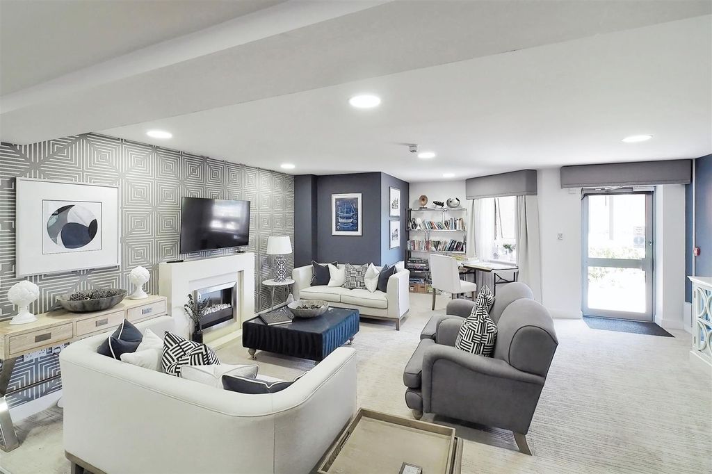 Additional image 23 of 2 bed flat for saleMonument Place, Endless Street, Salisbury SP1