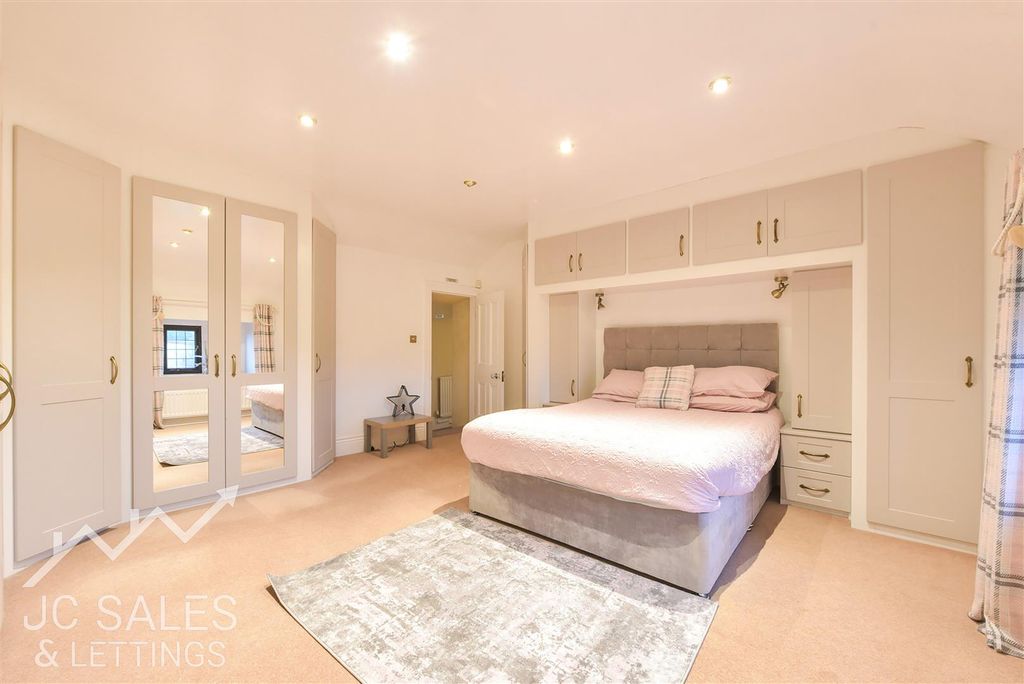 Additional image 11 of 5 bed property for saleChapel Street, Bakewell DE45