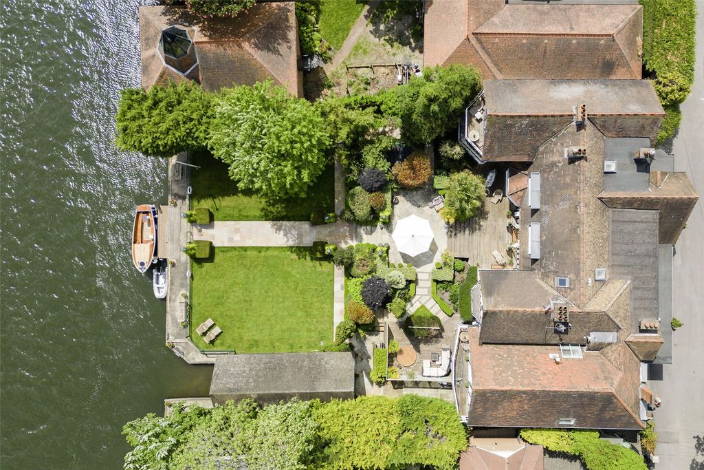 Additional image 19 of 6 bed detached house for saleFishery Road, Bray, Berkshire SL6