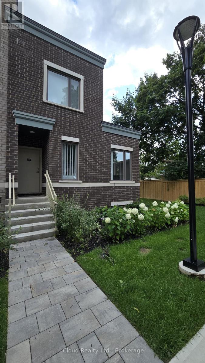 81-10 Jackson Road, Toronto, ON, M8V2G4