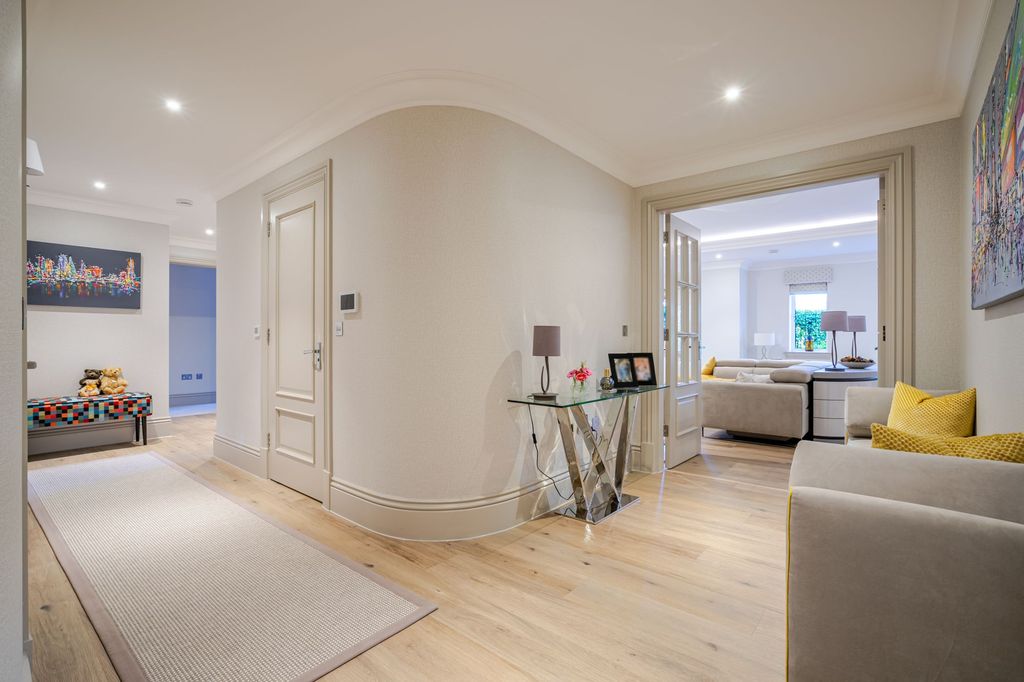Additional image 6 of 3 bed flat for saleBirchcroft, Ascot SL5
