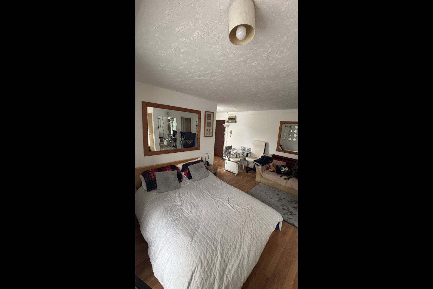 Studio Flat, Toulouse Court, SE16, N1 7GU