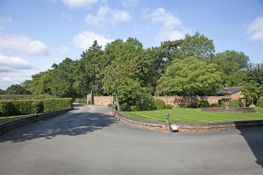 Additional image 64 of 6 bed detached house for saleWhitchurch Road, Milton Green, Chester CH3