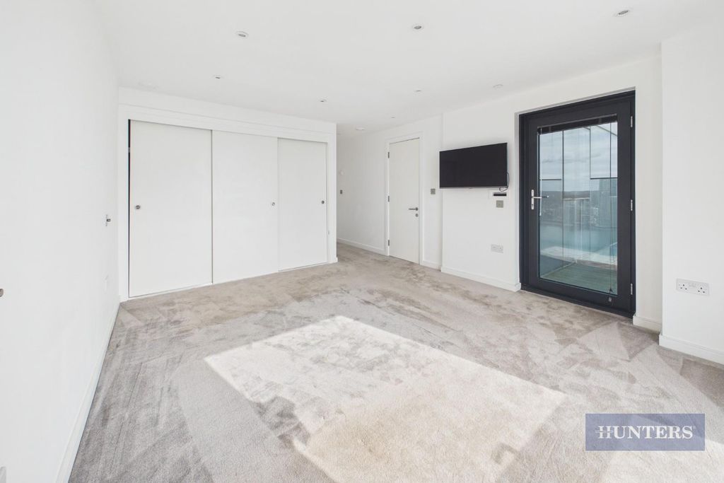 Additional image 10 of 3 bed flat for saleThe Moresby Tower, Ocean Village SO14
