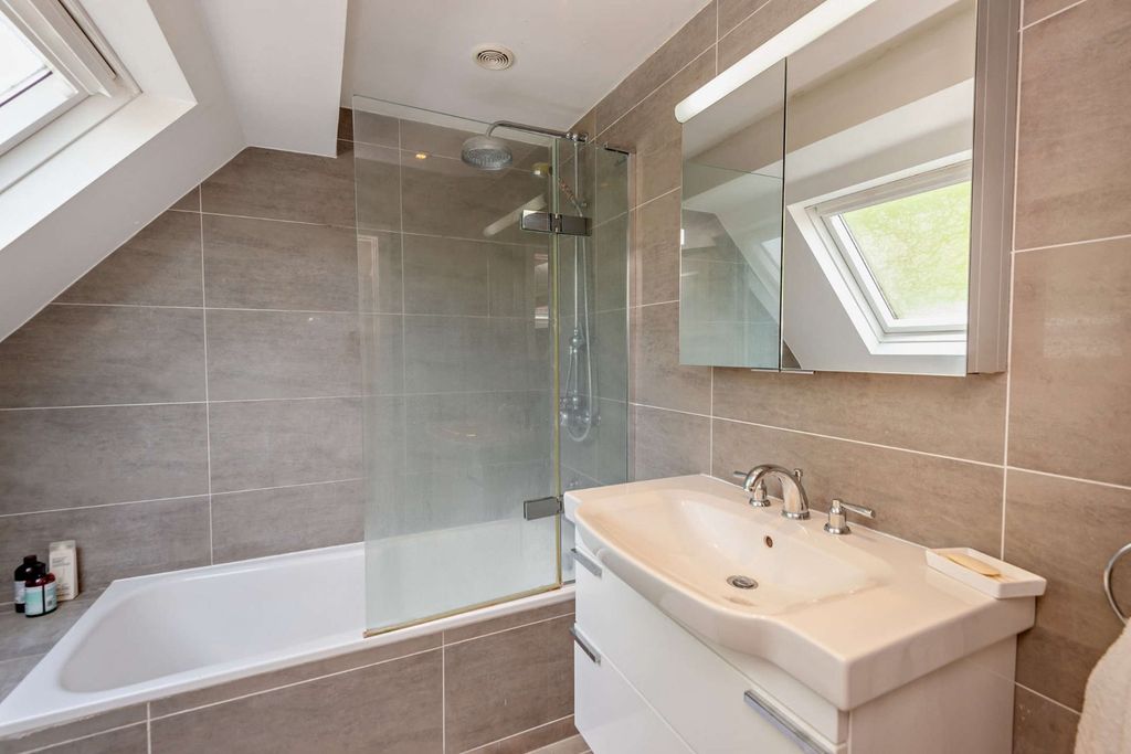 Additional image 10 of 6 bed detached house for saleHorris Hill, Newtown Road, Newbury, Berkshire RG20
