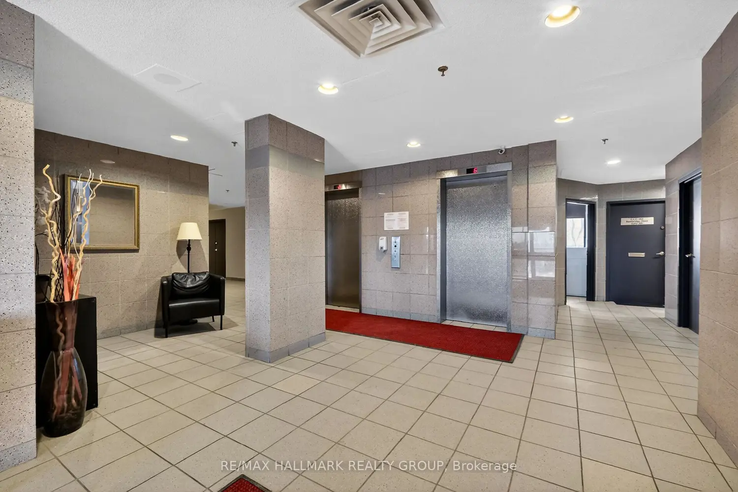 Additional image 20 of 2019 Bank Street 404