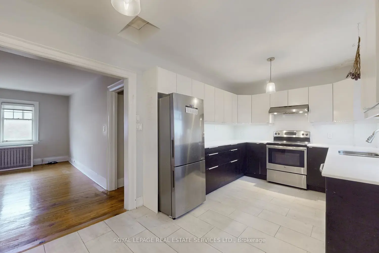 Additional image 11 of 89 Oriole Parkway