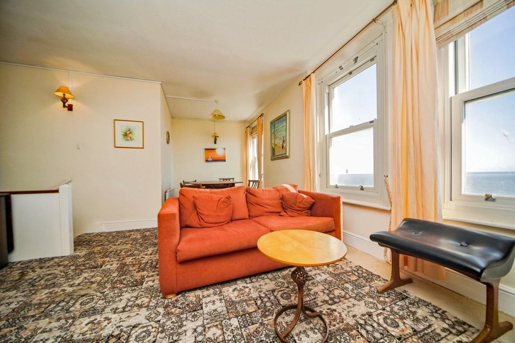 1 bed flat for saleCrag Path, Aldeburgh IP15 photo 5