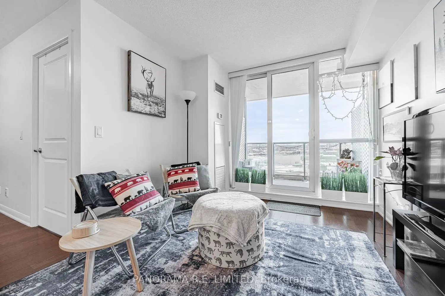 215 Sherway Gardens Road 1208