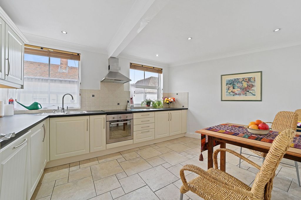 Additional image 3 of 3 bed maisonette for saleThoroughfare, Woodbridge IP12