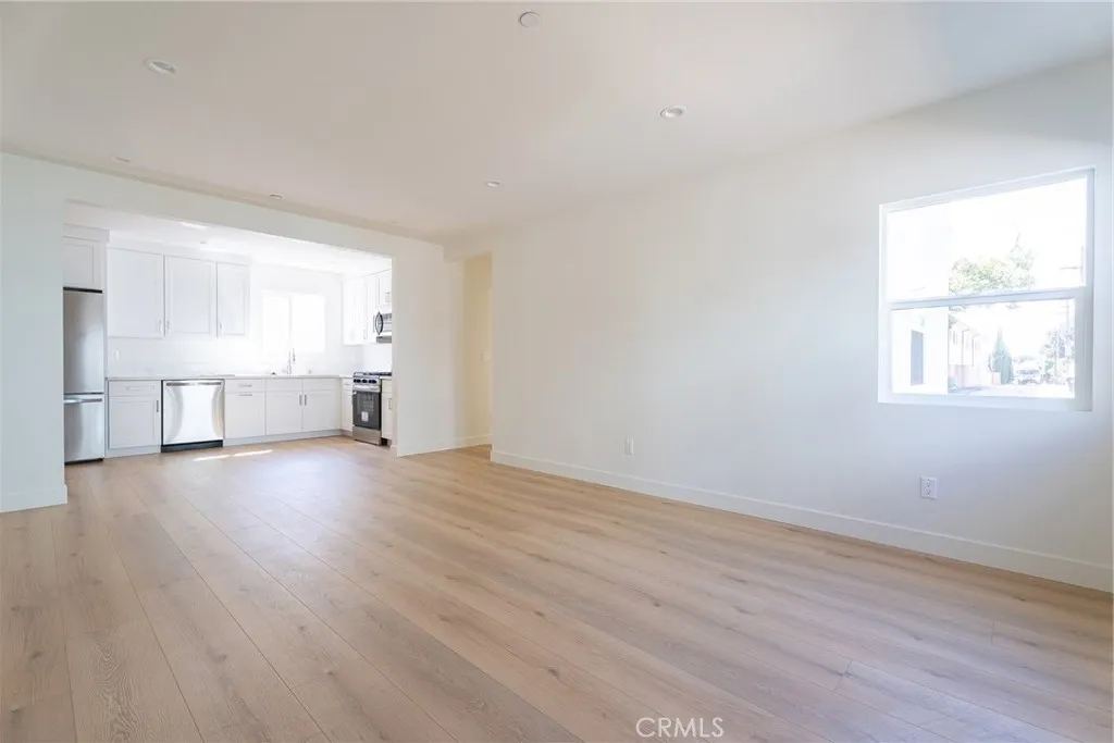 Additional image 42 of 1065 E Spazier Ave Unit 102, Burbank, CA 91502