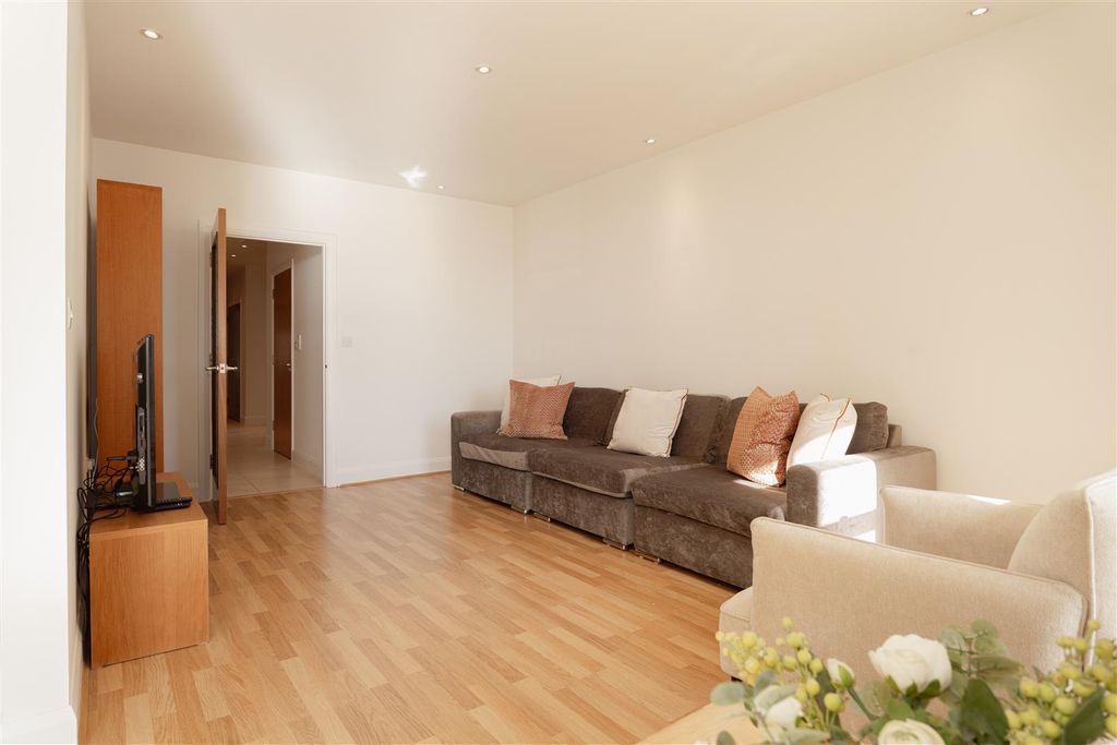 Additional image 8 of 3 bed flat for saleMarine Parade, Worthing BN11