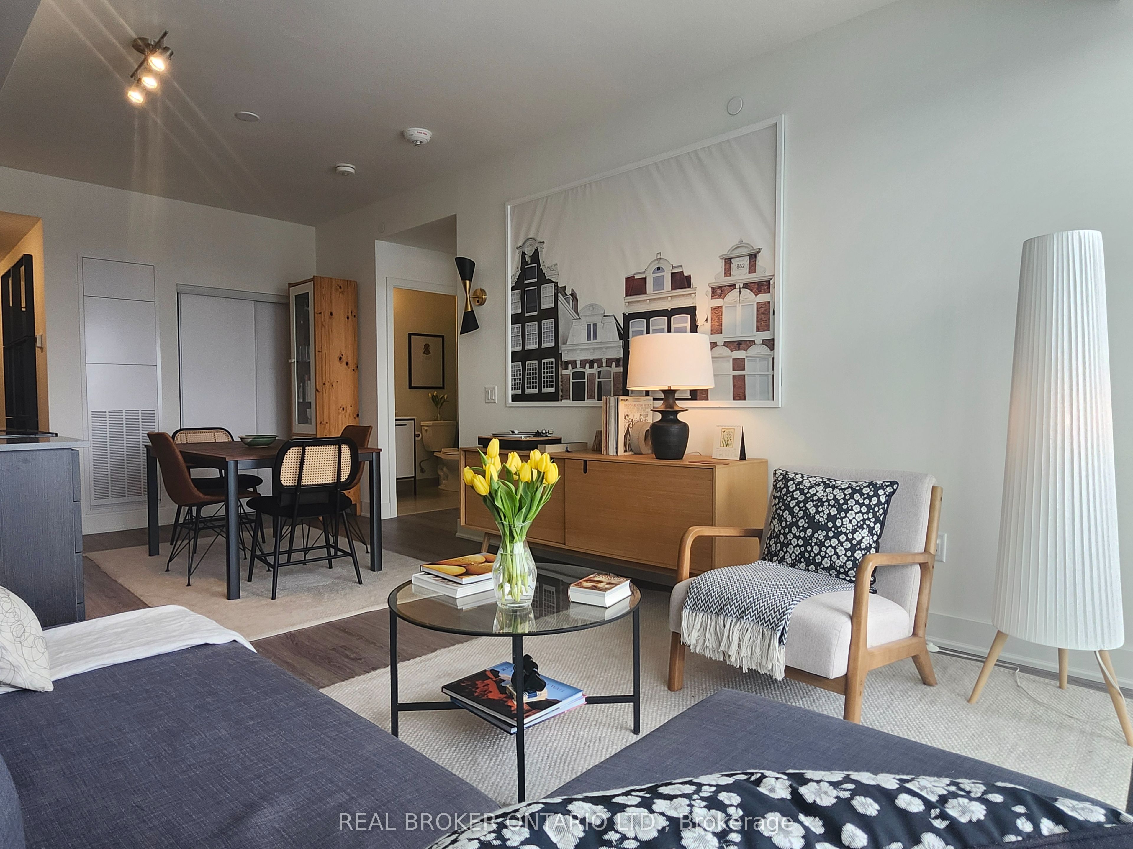 1311-185 Deerfield Road, Newmarket, ON, L3Y 0G7