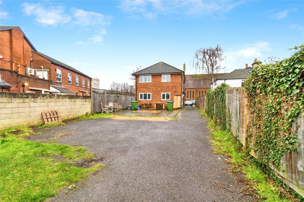 Additional image 3 of 4 bed flat for saleSt. Denys Road, Southampton, Hampshire SO17