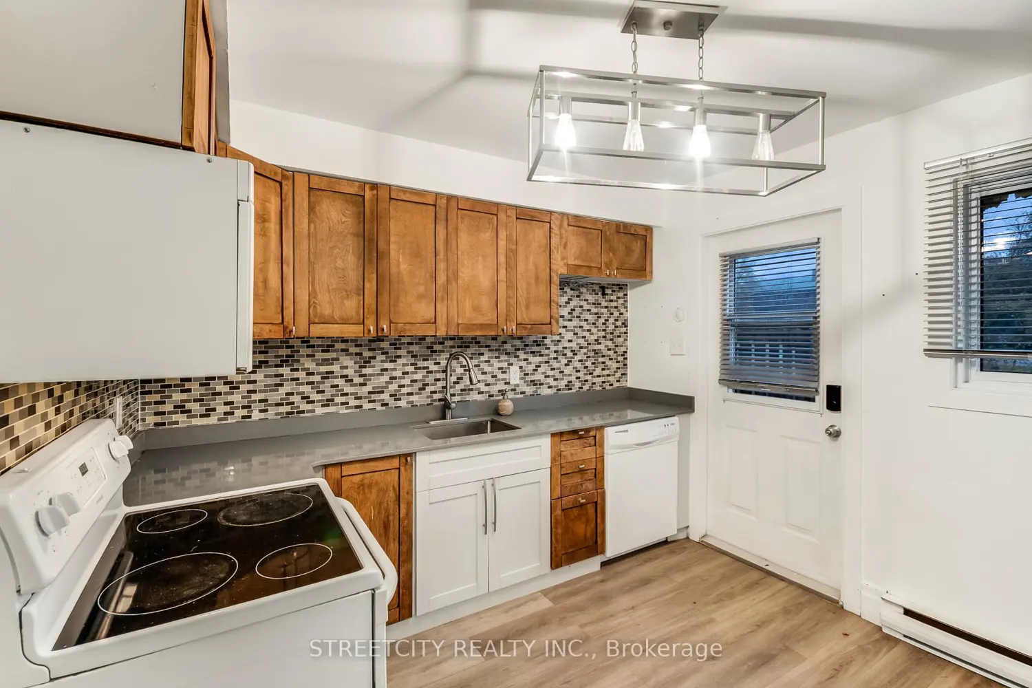 71 Wellesley Crescent D photo 5