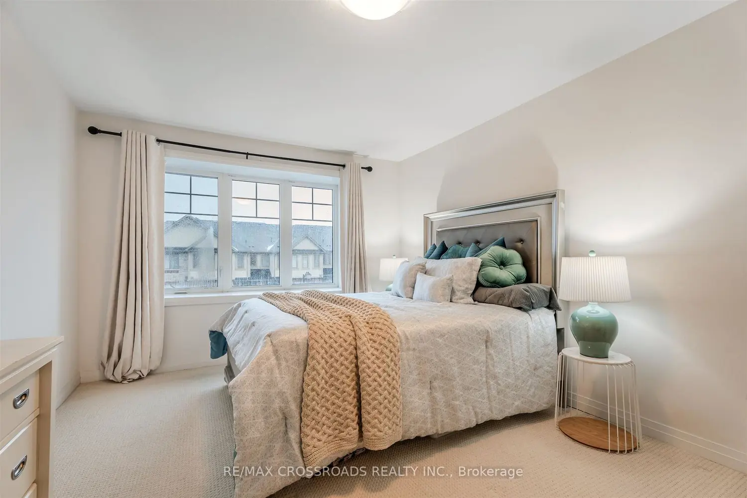 Additional image 7 of 4 Near Lane